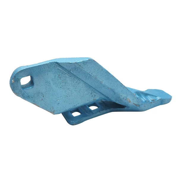 Dinte cupa lateral stanga buldoexcavator JCB 3CX cod OEM 53103209